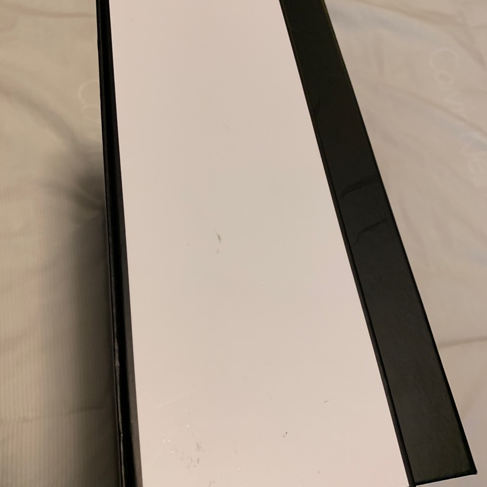 Empty Chanel Box - Picture 5 of 6